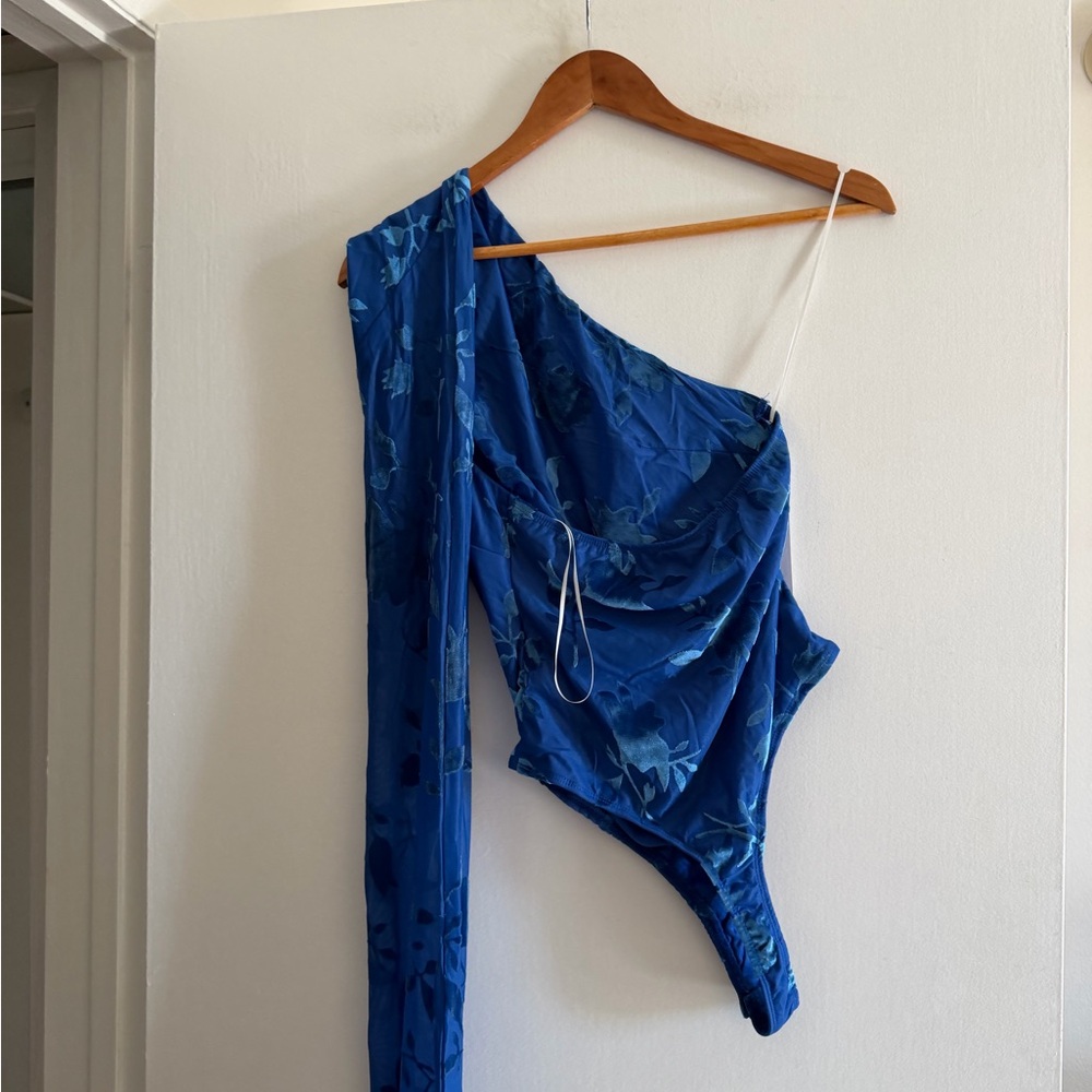 NWT Princess Polly Frostbloom Royal Blue Scarf Neck Bodysuit size 2 - Picture 9 of 13